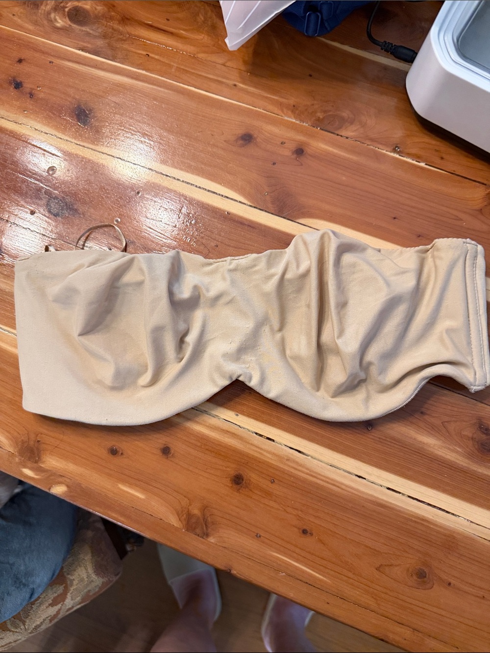 Strapless underwire bra 36d. No padding